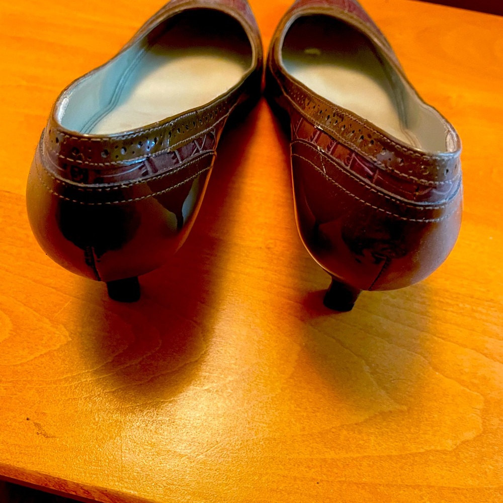 Talbot heels, wine colored, size 8, leather, worn but in very good condition.